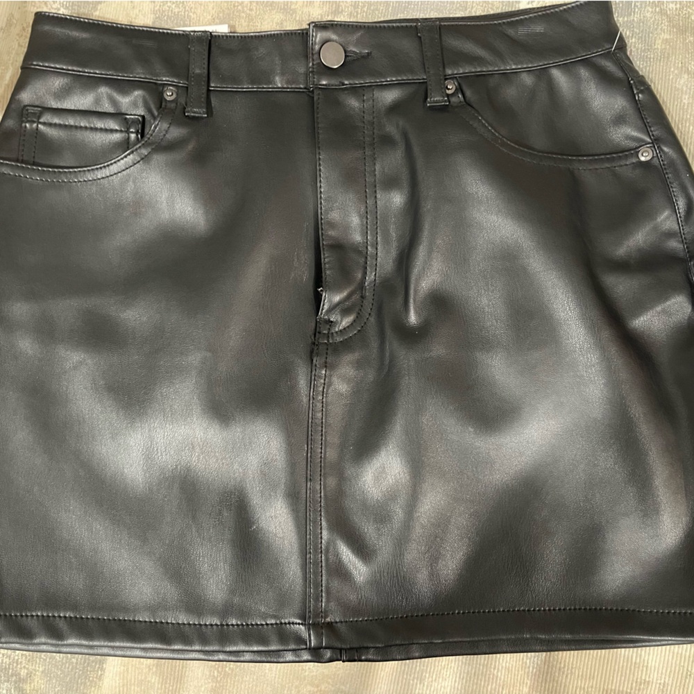 Black mini skirt
